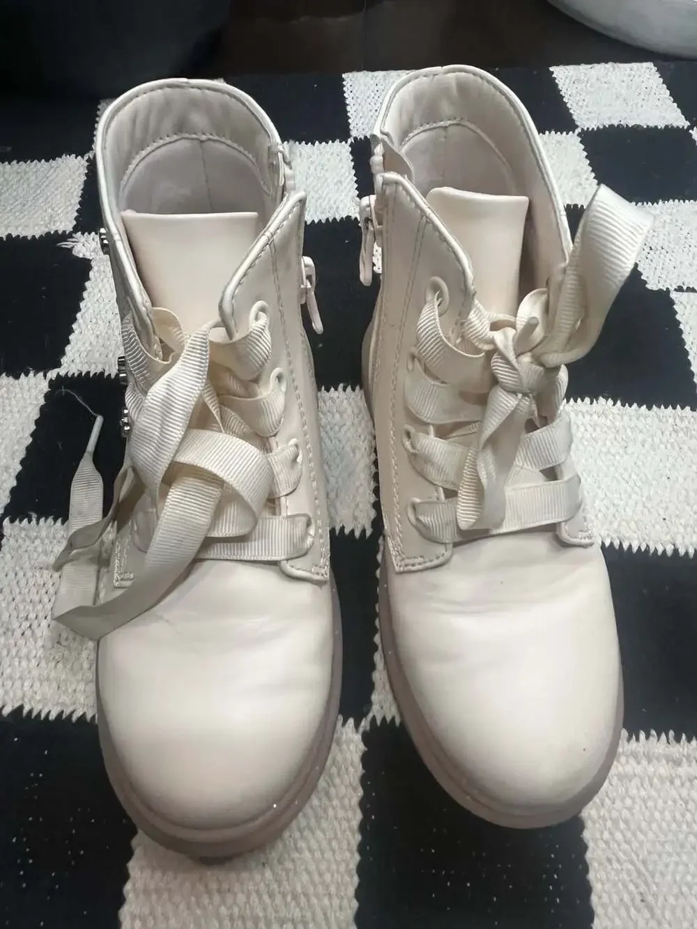 Cat & Jack Amaya Lace-Up Combat Boots with Heart and Bow Studs 12c